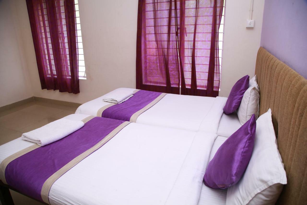 Hotel V Bee Plaza Thiruvananthapuram Exteriér fotografie