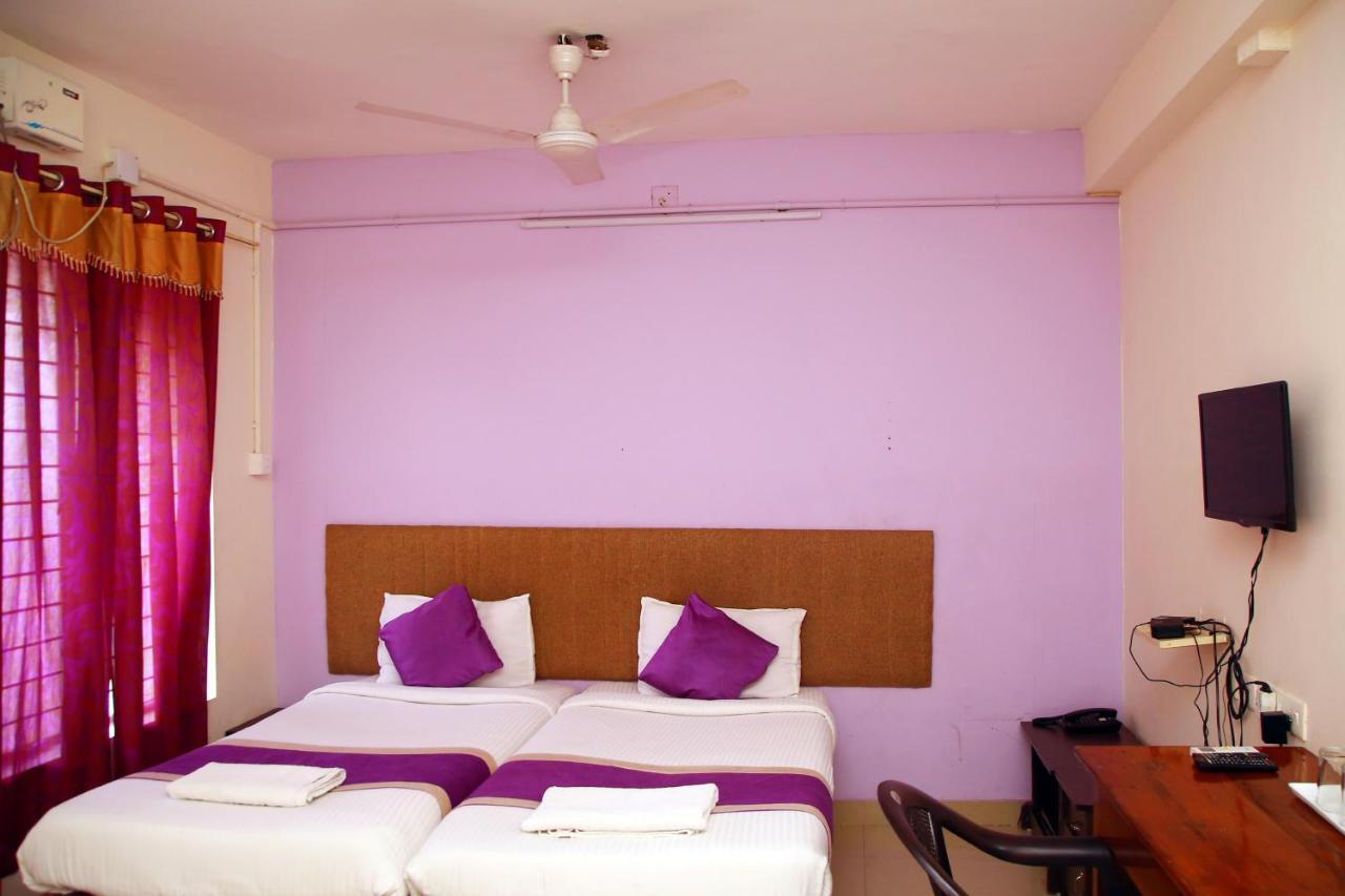Hotel V Bee Plaza Thiruvananthapuram Exteriér fotografie
